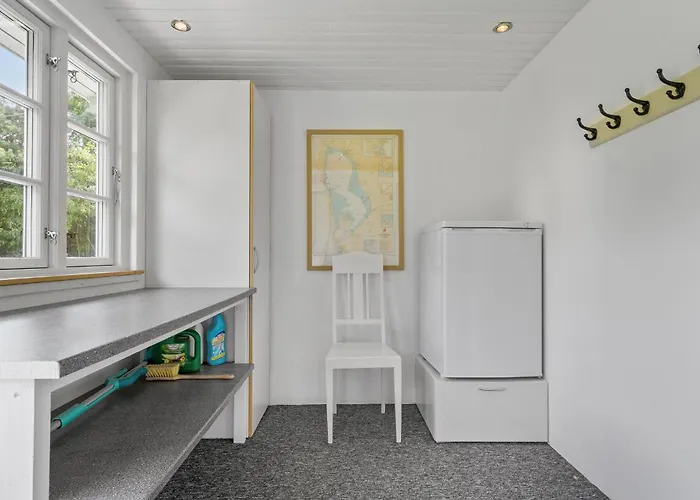 3 Bedroom Lovely In Semesterbostad *