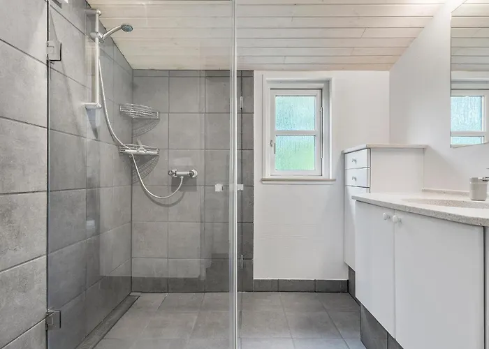 3 Bedroom Lovely In Semesterbostad *